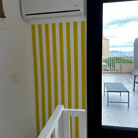La Marine Hyères, Sea-view Duplex Appartement