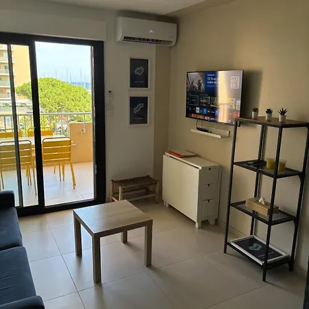 La Marine Hyères, Sea-view Duplex Appartement